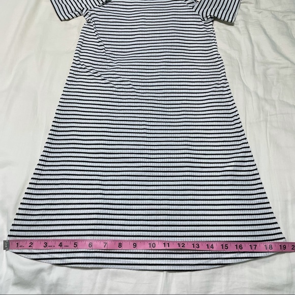 ‼️ BLACK & WHITE STRIPED H&M COLD SHOULDER DRESS - Picture 4 of 11